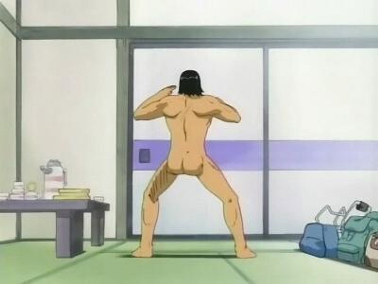 ¡En el mar, ayuda! - ¡Desnuda, ayuda! - ¡En serio, por favor, ayuda!